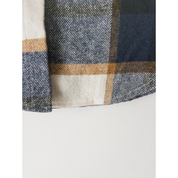 Cozy kids’ button-up shacket in navy, cream & camel plaid pattern. sz 6 cozy - Picture 4 of 4